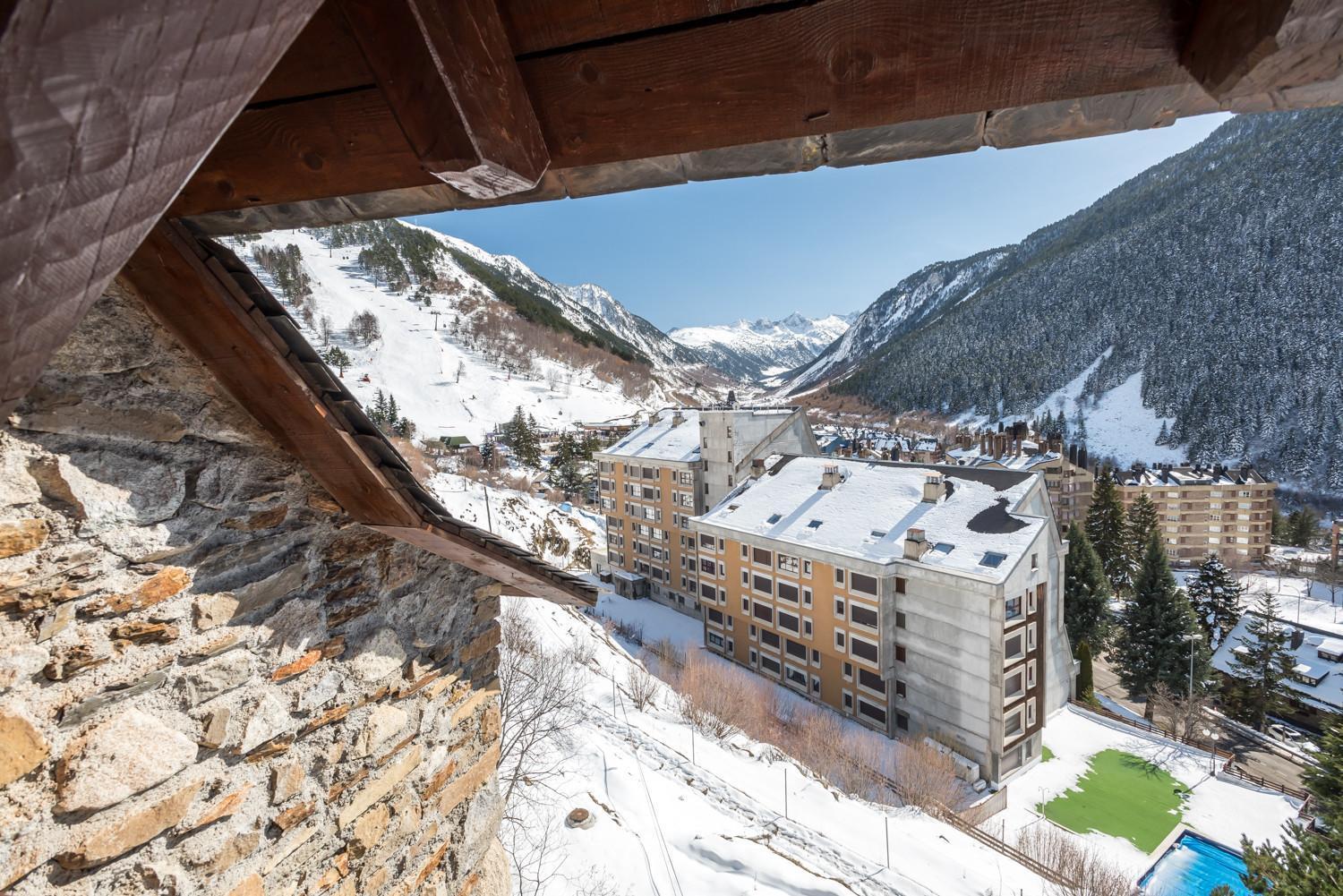 Riu Nere - Pleta De Jus By Totiaran Naut Aran Exterior foto